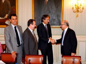 El Presidente y los dos Vicepresidentes de la FEMP, con el Ministro Montoro, antes de comenzar la reunión.